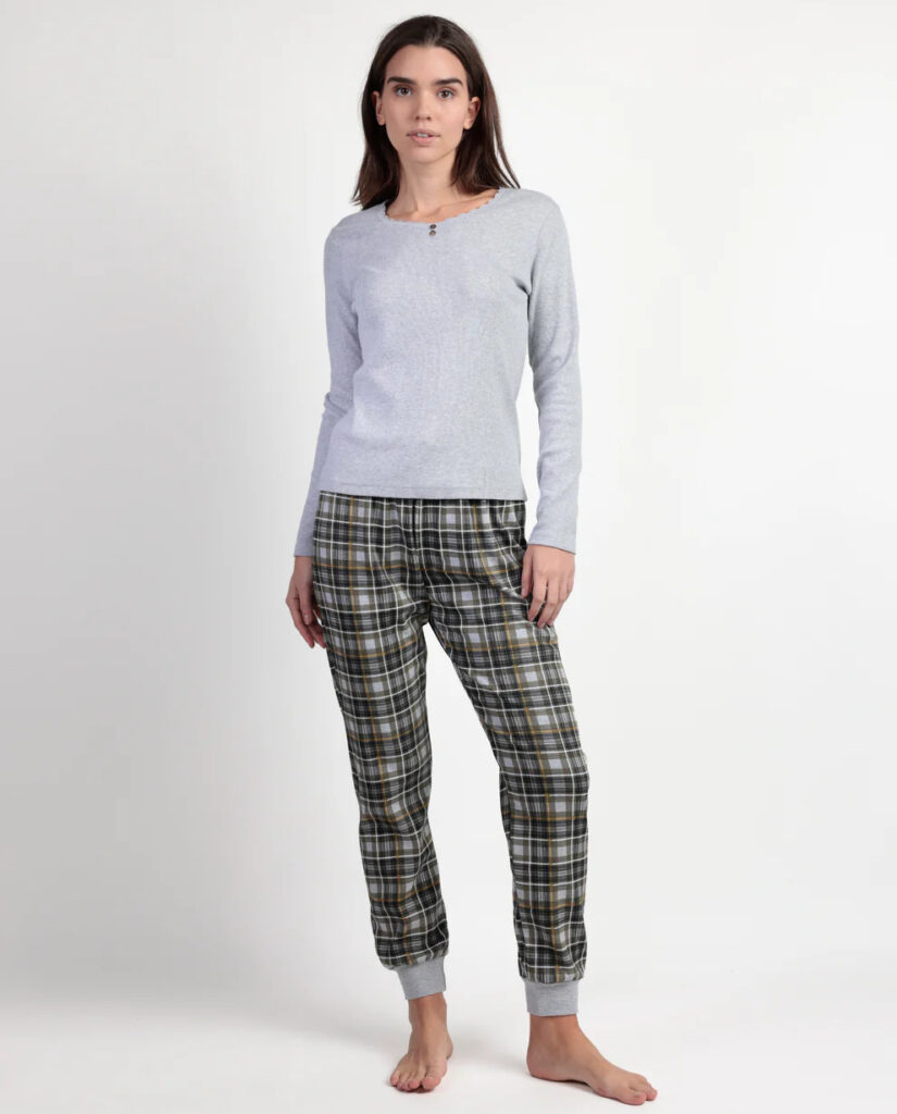 pijama-admas-mujer-manga-larga-fina Pijama Admas de mujer de manga larga fina con tejido suave y diseño cómodo ideal para dormir en entretiempo.