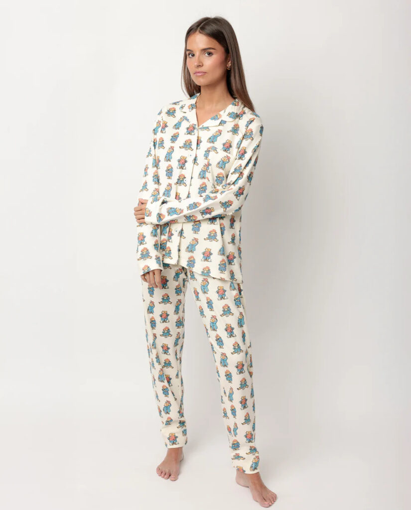 pijama-paddington-mujer-manga-larga-abierto Pijama Paddington para mujer de manga larga abierto con botones y tejido cómodo ideal para descansar en casa.
